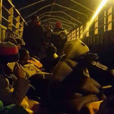 Migrants on a truck, leaving the camp in Tamanrasset on February 13, 2018.