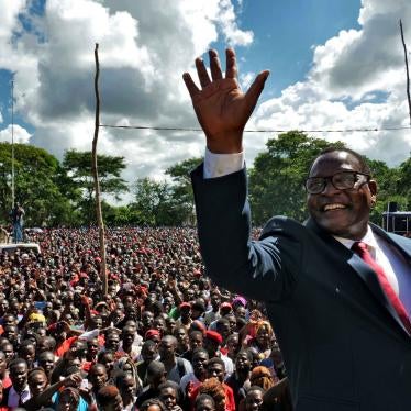 Opposition Malawi Congress Party leader Lazarus Chakwera addresses supporters after a court annulled the May 2019 presidential vote that declared Peter Mutharika a winner, in Lilongwe, Malawi, February 4, 2020. REUTERS/Eldson Chagara