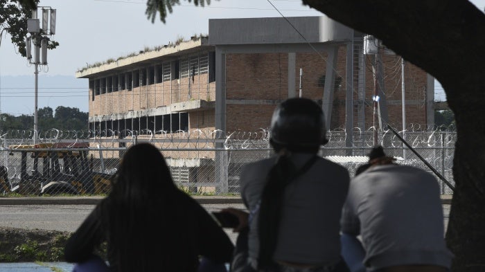 Relatives of detainees outside the Tocuyito jail to protest against the arrests of those demonstrating against the announced presidential election results, Pocaterra, Venezuela, August 26, 2024. 